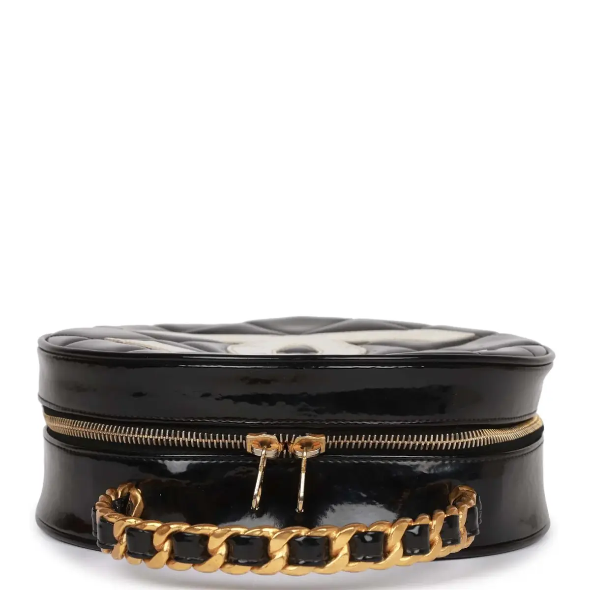 Chanel Vintage Chanel Round Vanity Bag Black and White Patent Leather Antique Gold Hardware | Thumbnail 6 Chanel Vintage Chanel Round Vanity Bag Black and White Patent Leather Antique Gold Hardware | Thumbnail 6