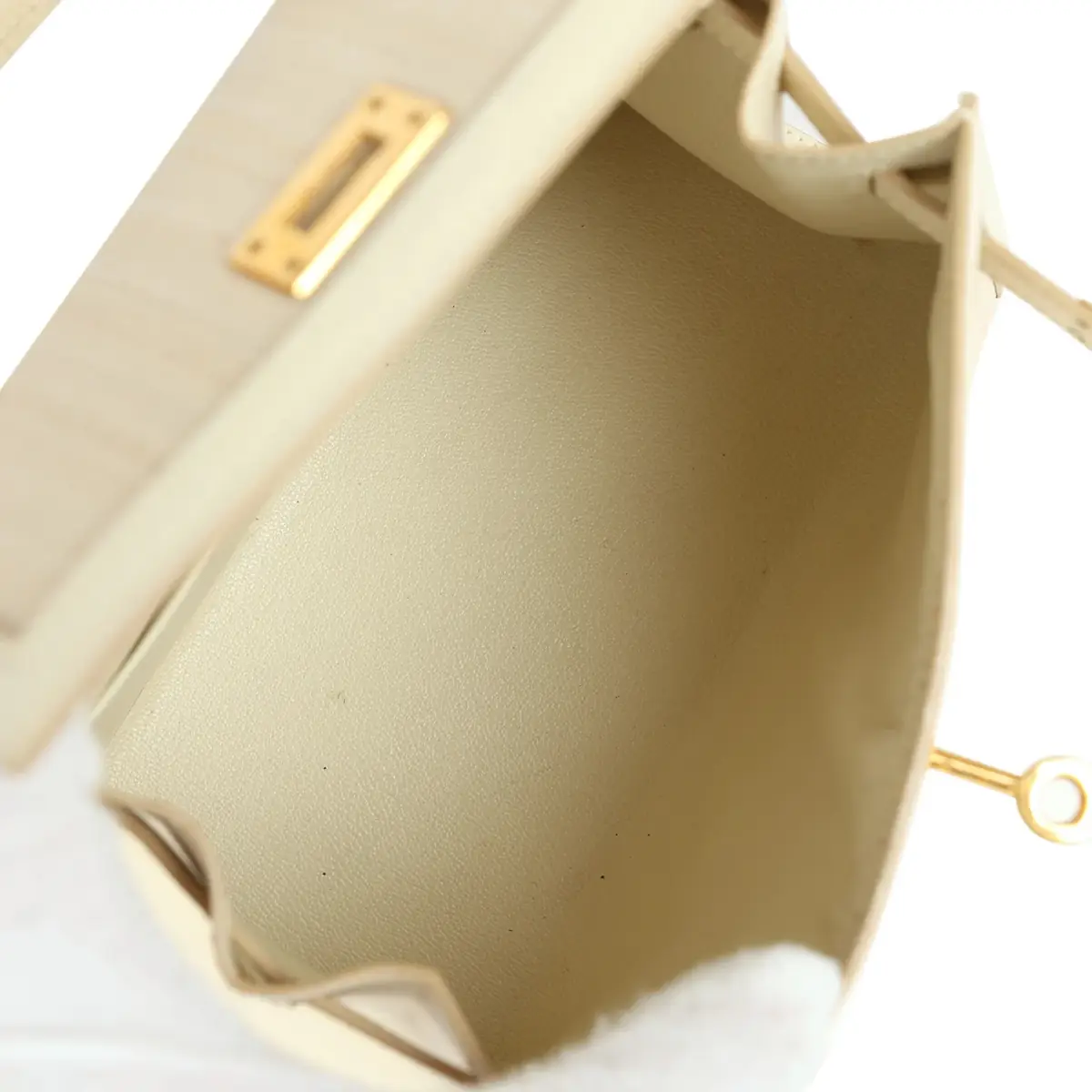 HERMÈS Vintage Hermes Kelly Sellier 20 Parchemin Crinoline and Box Gold Hardware | Thumbnail 9