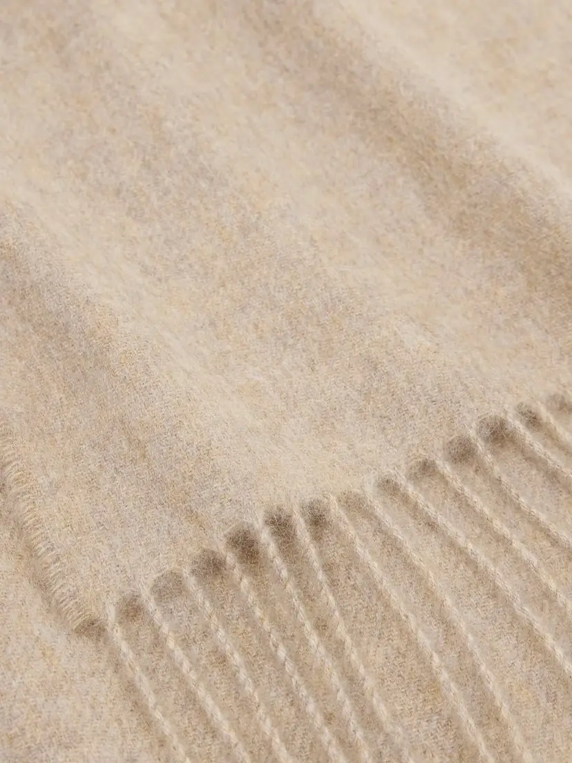 Johnstons of Elgin Fringed Cashmere Scarf | Thumbnail 3