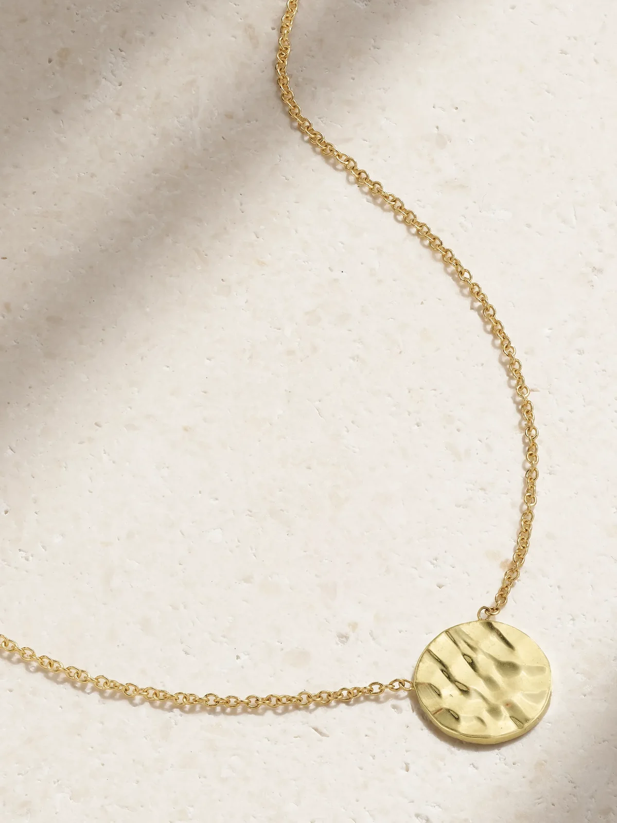 Mini Hammered Disc 18-karat Gold Necklace