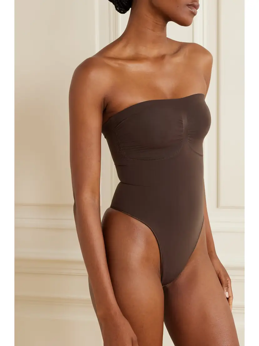 Skims Seamless Sculpt Strapless Thong Bodysuit - Cocoa | Thumbnail 2