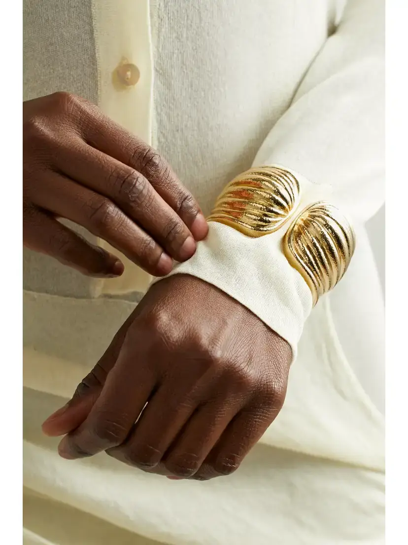 DAVID WEBB Scallop 18-karat Gold Cuff | Thumbnail 2 DAVID WEBB Scallop 18-karat Gold Cuff | Thumbnail 2