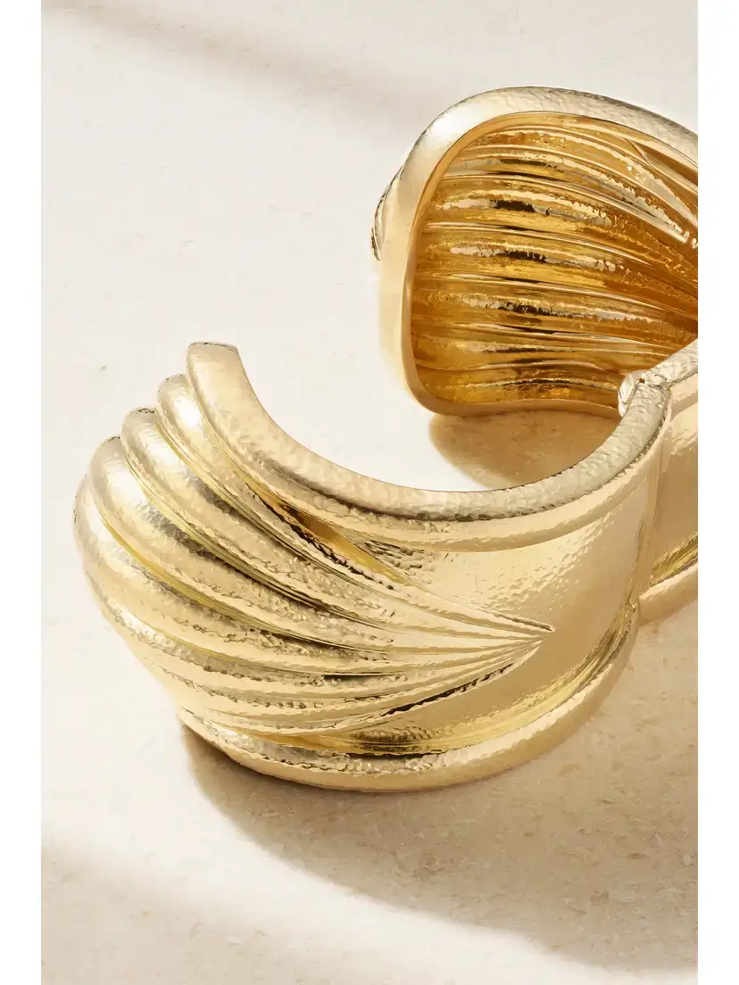 DAVID WEBB Scallop 18-karat Gold Cuff | Thumbnail 3 DAVID WEBB Scallop 18-karat Gold Cuff | Thumbnail 3