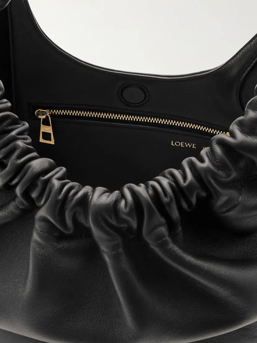 Loewe Squeeze Small Chain-embellished Gathered Leather Shoulder Bag | Thumbnail 5