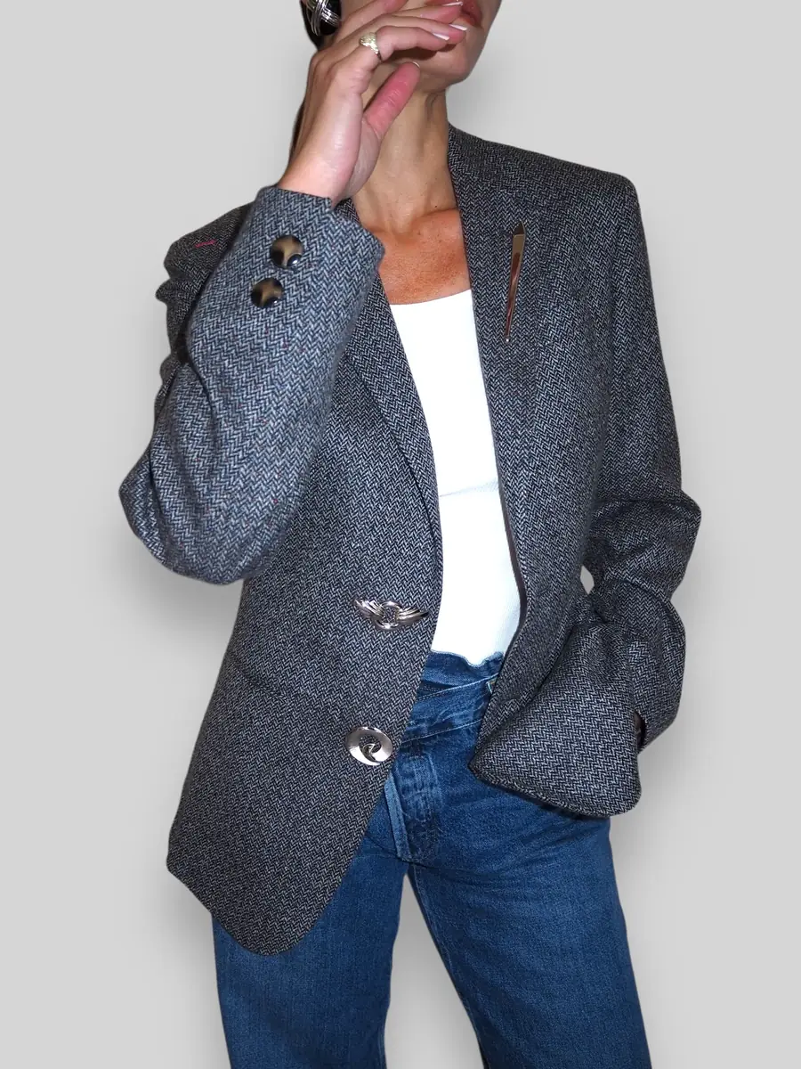 Jen Wonders Studio Brooch Blazer #22 Jen Wonders Collection | Thumbnail 2 Jen Wonders Studio Brooch Blazer #22 Jen Wonders Collection | Thumbnail 2