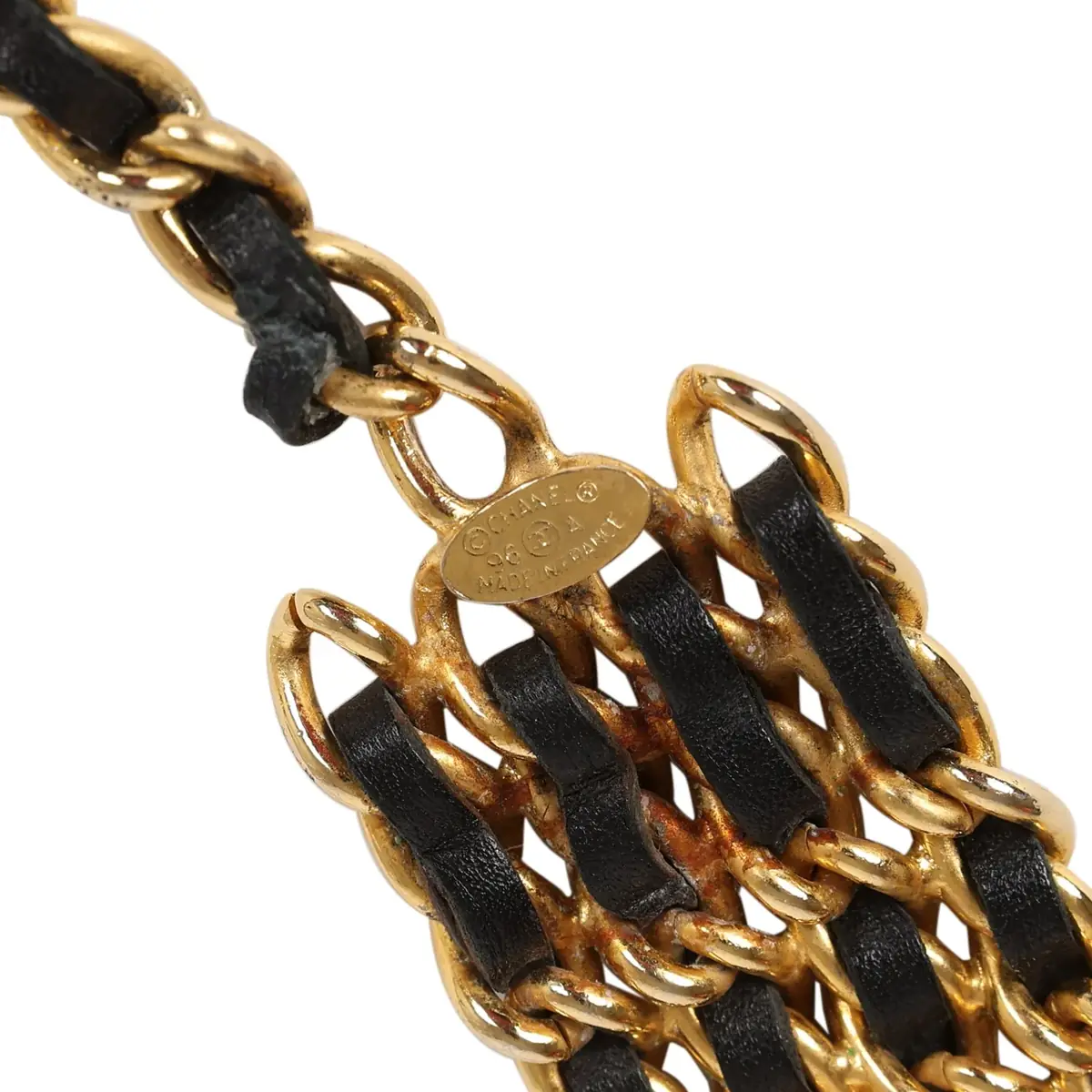 Chanel Vintage Chanel Quadruple Layered Chain Belt Black and Gold Leather & Gold Metal | Thumbnail 4 Chanel Vintage Chanel Quadruple Layered Chain Belt Black and Gold Leather & Gold Metal | Thumbnail 4