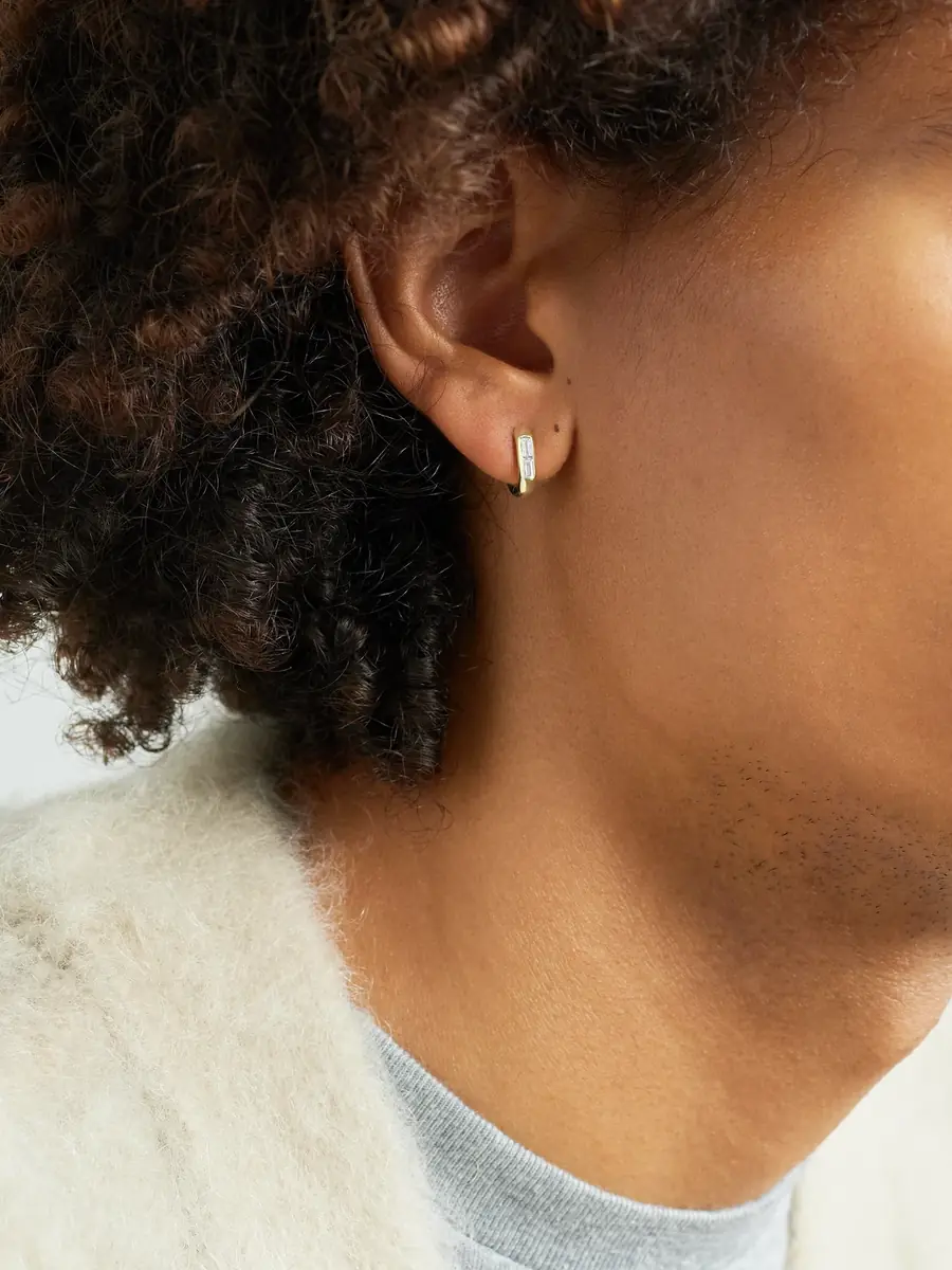 Foundrae Fob Petite 18-Karat Gold Diamond Single Hoop Earring - Men | Thumbnail 2 Foundrae Fob Petite 18-Karat Gold Diamond Single Hoop Earring - Men | Thumbnail 2