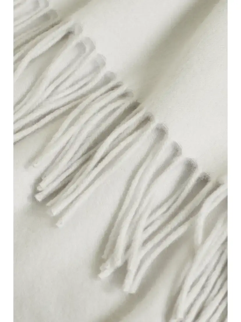 Brunello Cucinelli Fringed Cashmere Travel Blanket | Thumbnail 3 Brunello Cucinelli Fringed Cashmere Travel Blanket | Thumbnail 3