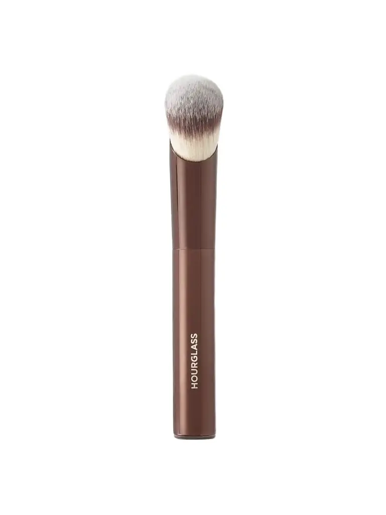 Hourglass Ambient Soft Glow Foundation Brush | Image 1 Hourglass Ambient Soft Glow Foundation Brush | Image 1