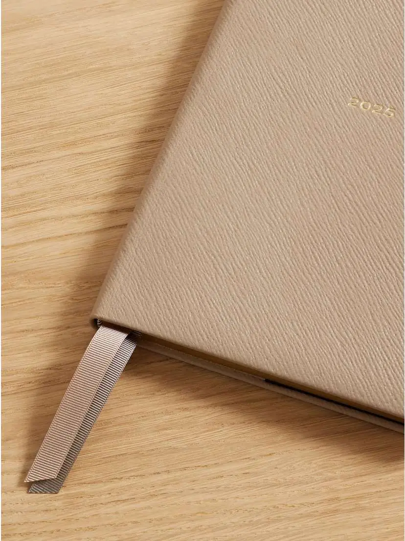 Smythson Soho Panama 2025 Textured-leather Weekly Diary | Thumbnail 3