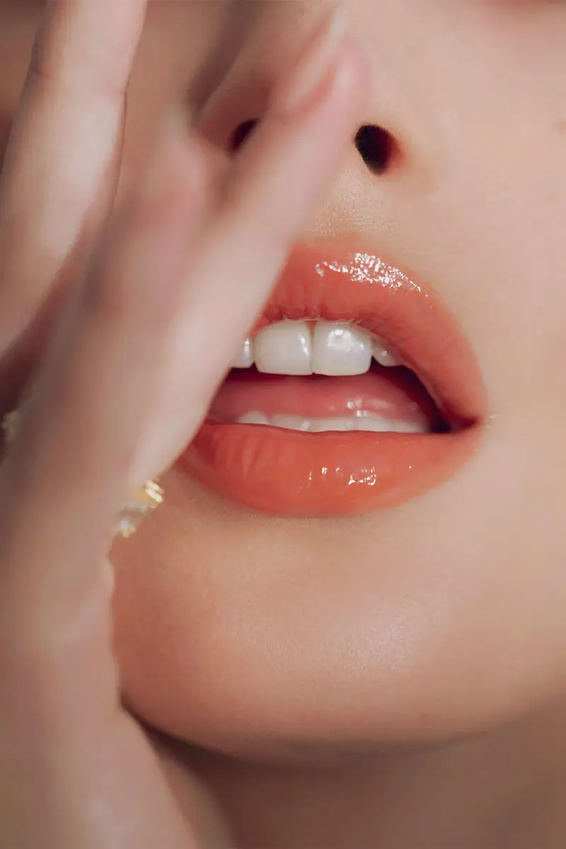 RÓEN Kiss My Liquid Lip Balm - Dodi | Thumbnail 2