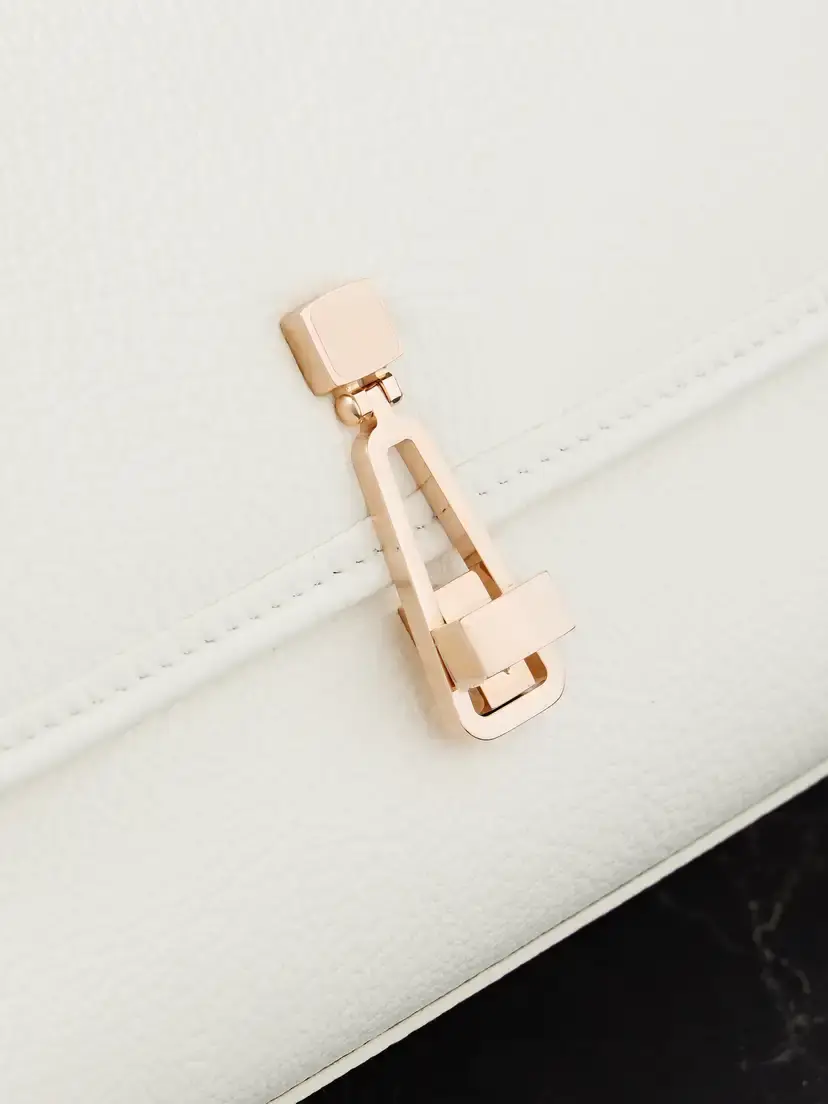 Gabriela Hearst Leonora Small Textured-leather Shoulder Bag | Thumbnail 4