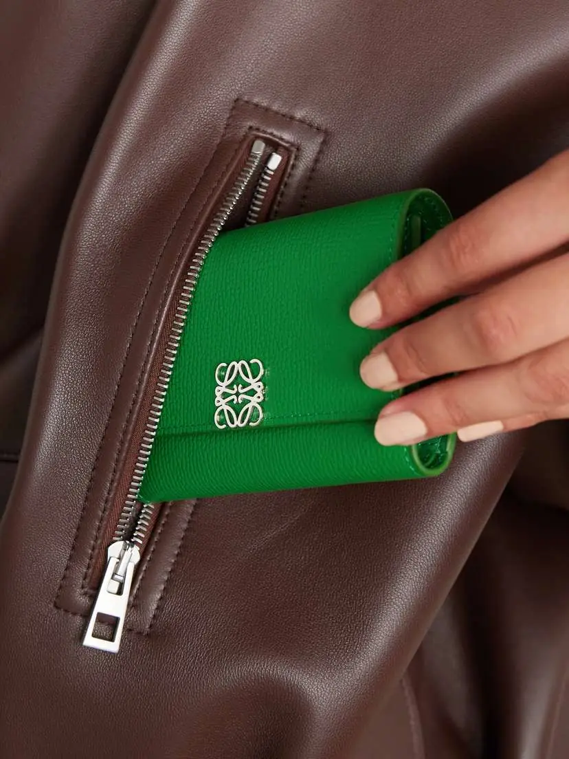 Loewe Anagram Textured-leather Wallet | Thumbnail 2