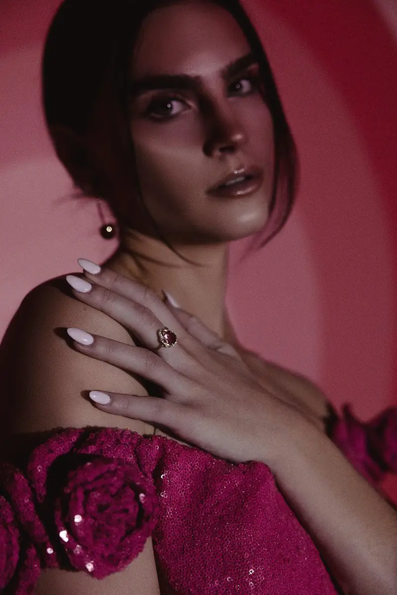 LOGAN HOLLOWELL Baby Queen Full Pavé Halo Water Drop Pink Sapphire Ring | Thumbnail 2