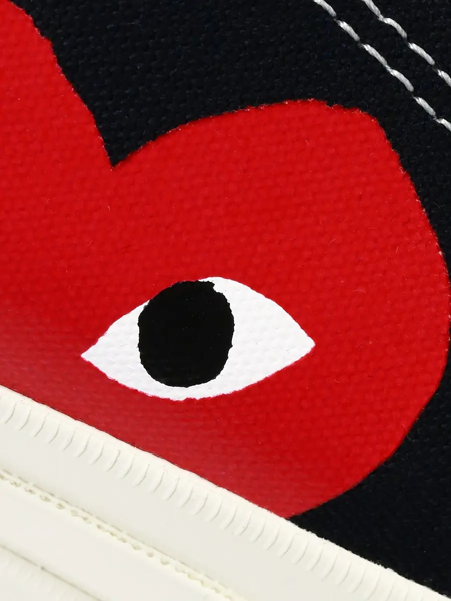 Comme des Garçons PLAY Unisex CdG PLAY x Converse Men's Chuck Taylor All Star One Heart Low-Top Sneakers - Beige | Thumbnail 5
