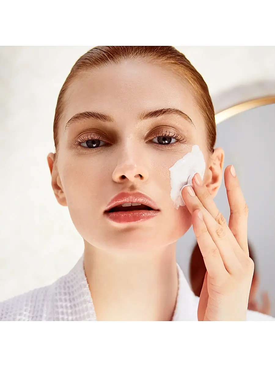 CLÉ DE PEAU BEAUTÉ Women's Softening Cleansing Foam | Thumbnail 4 CLÉ DE PEAU BEAUTÉ Women's Softening Cleansing Foam | Thumbnail 4