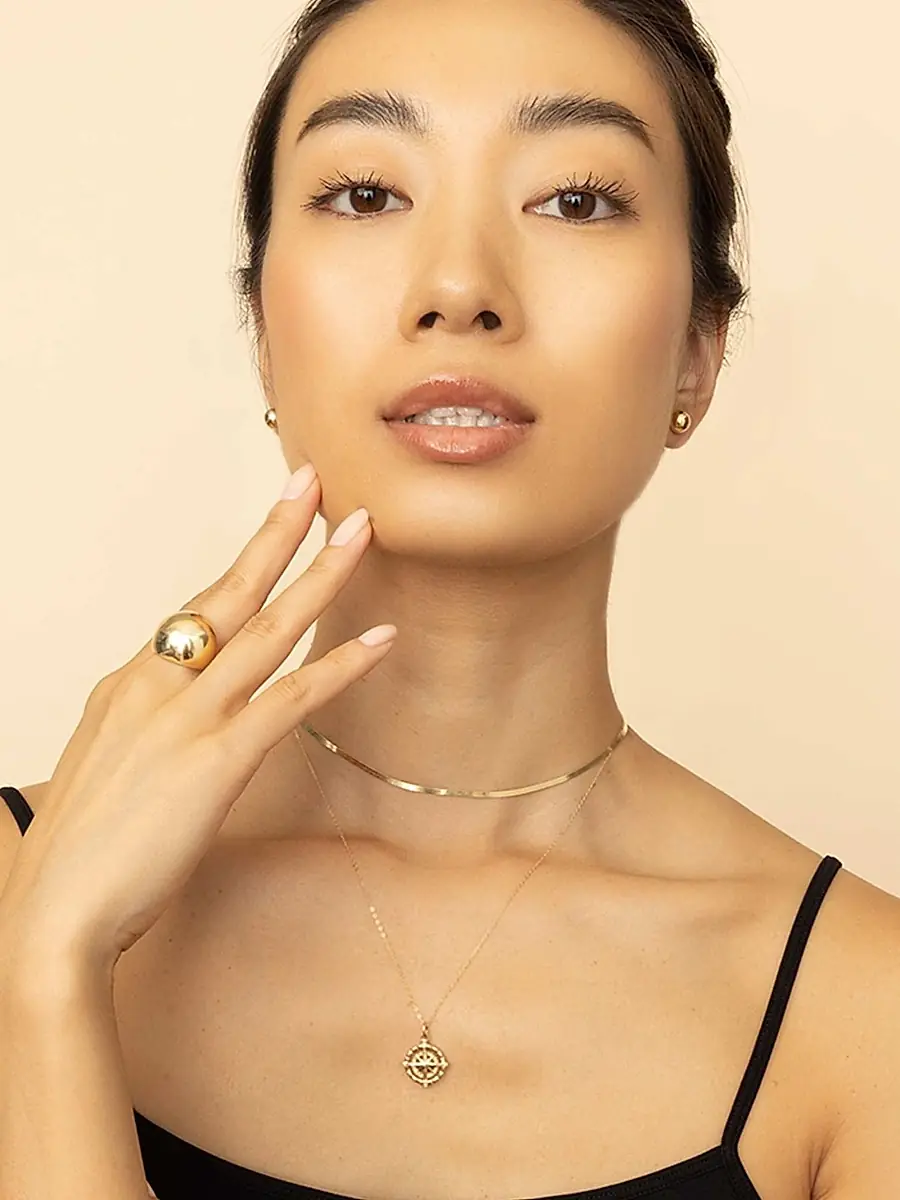 Oradina Women's Compass Pendant Necklace - Yellow Gold | Thumbnail 5 Oradina Women's Compass Pendant Necklace - Yellow Gold | Thumbnail 5