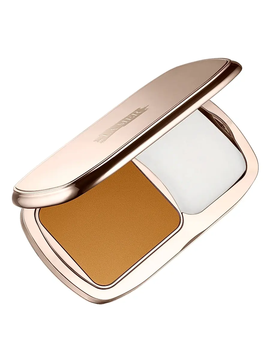 La Mer Women's The Soft Moisture Powder Foundation Broad Spectrum - SPF 30 | Image 1 La Mer Women's The Soft Moisture Powder Foundation Broad Spectrum - SPF 30 | Image 1