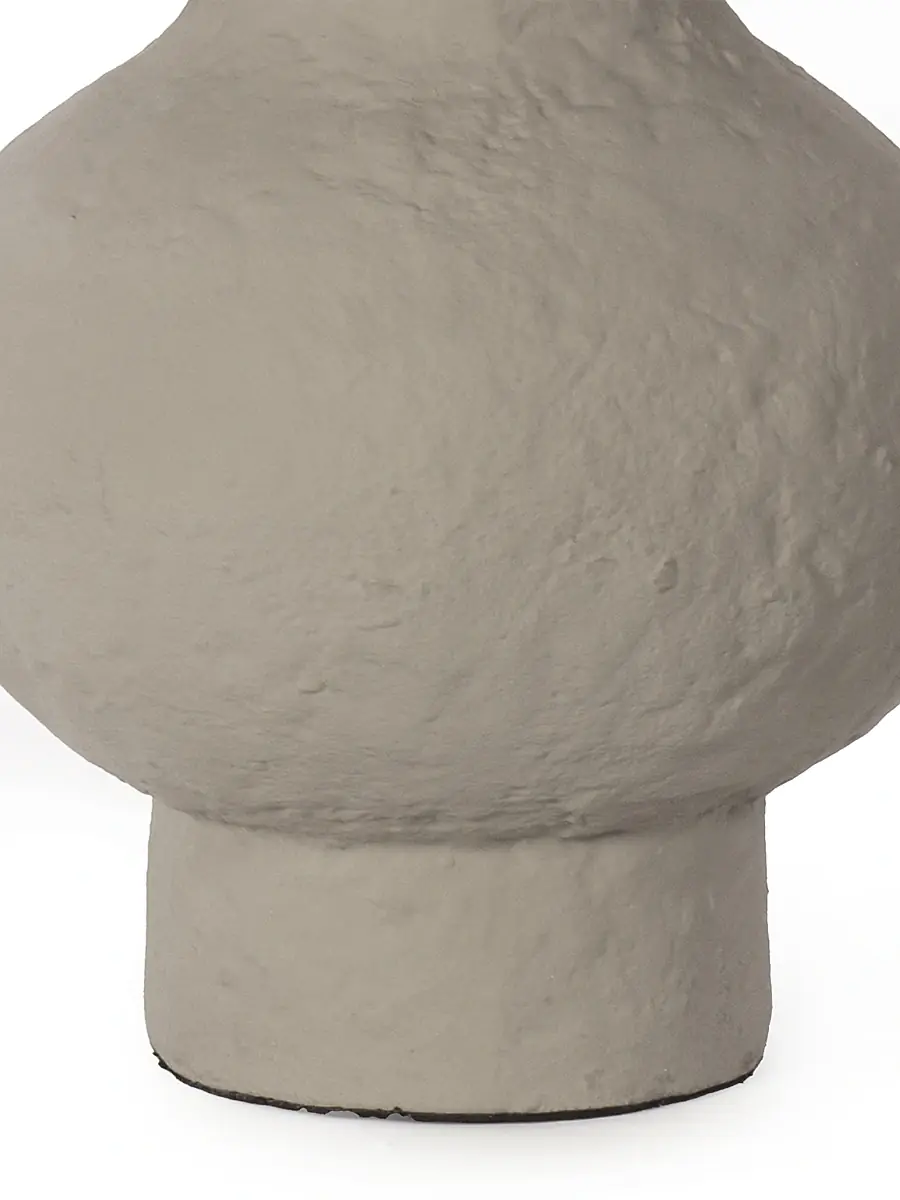 Regina Andrew LA Modern Chandra Metal Vase | Thumbnail 3