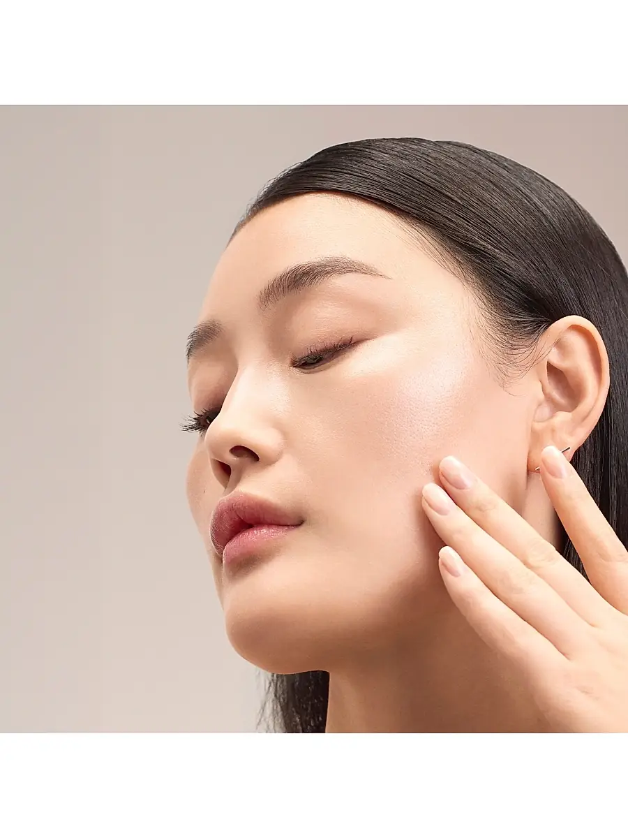 La Prairie White Caviar Essence Extraordinaire Illuminating Pre-Serum | Thumbnail 4 La Prairie White Caviar Essence Extraordinaire Illuminating Pre-Serum | Thumbnail 4