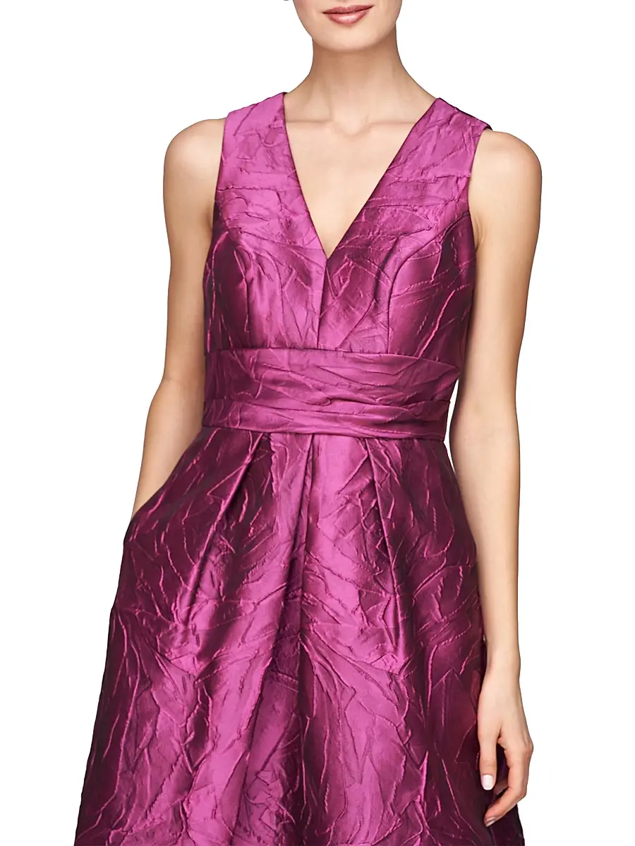 Kay Unger Women's Mariah Jacquard Textured Gown | Thumbnail 5
