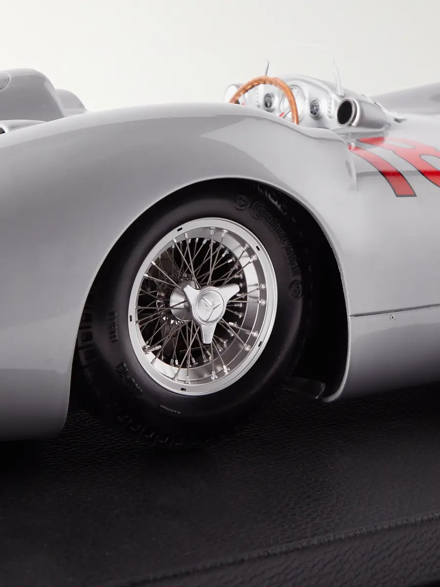 Amalgam Collection Mercedes-Benz W196 Streamliner (1954) 1:8 Model Car - Men | Thumbnail 5