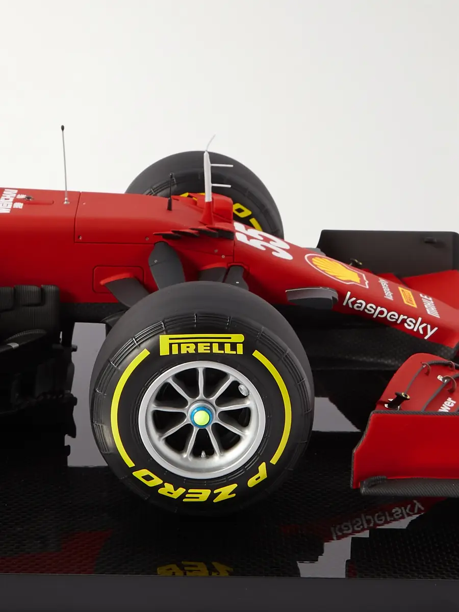 Amalgam Collection Ferrari SF21 Carlos Sainz (2021) 1:8 Model Car - Men | Thumbnail 2