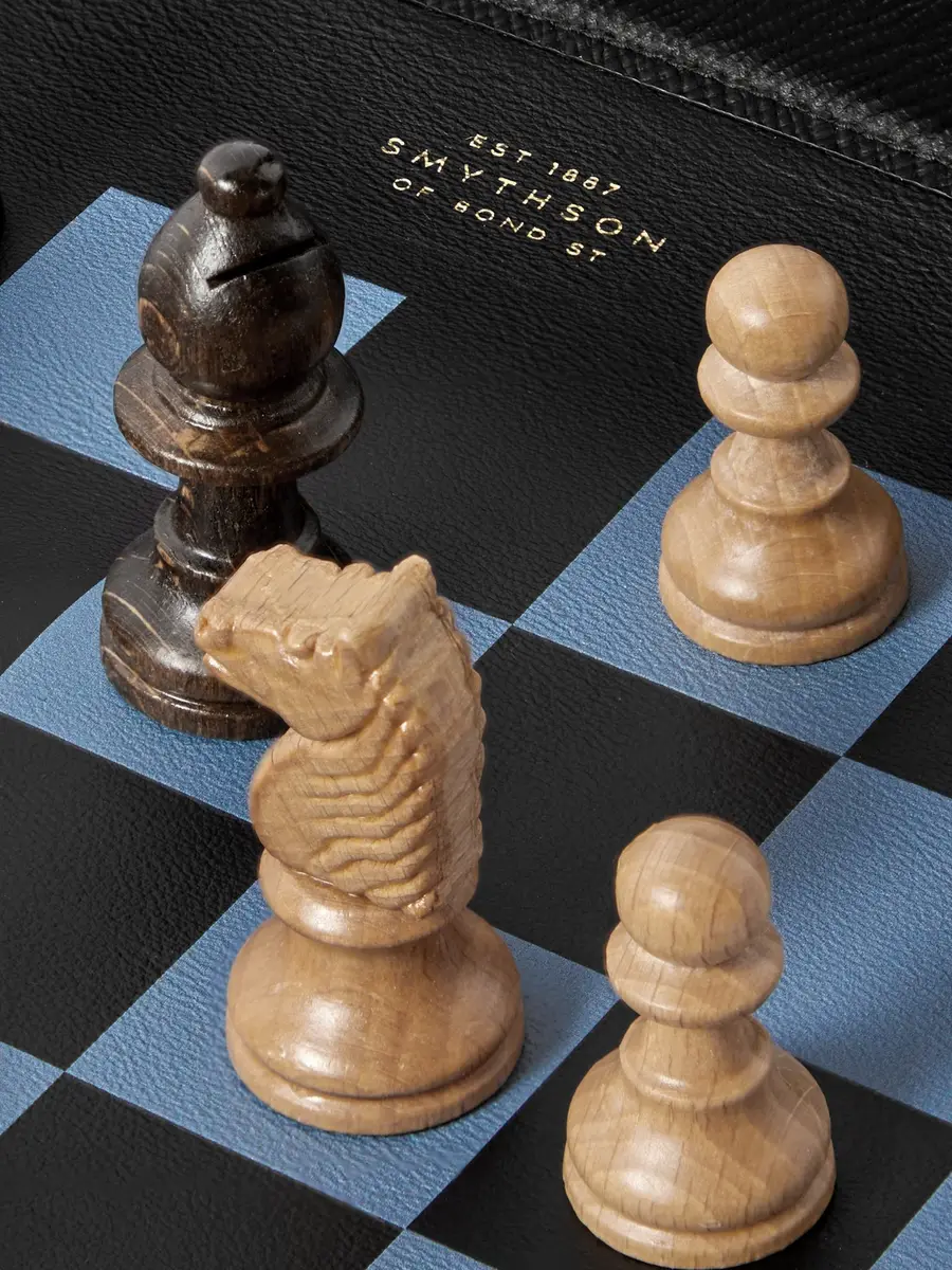 Smythson Panama Cross-Grain Leather Chess Set - Men | Thumbnail 4 Smythson Panama Cross-Grain Leather Chess Set - Men | Thumbnail 4