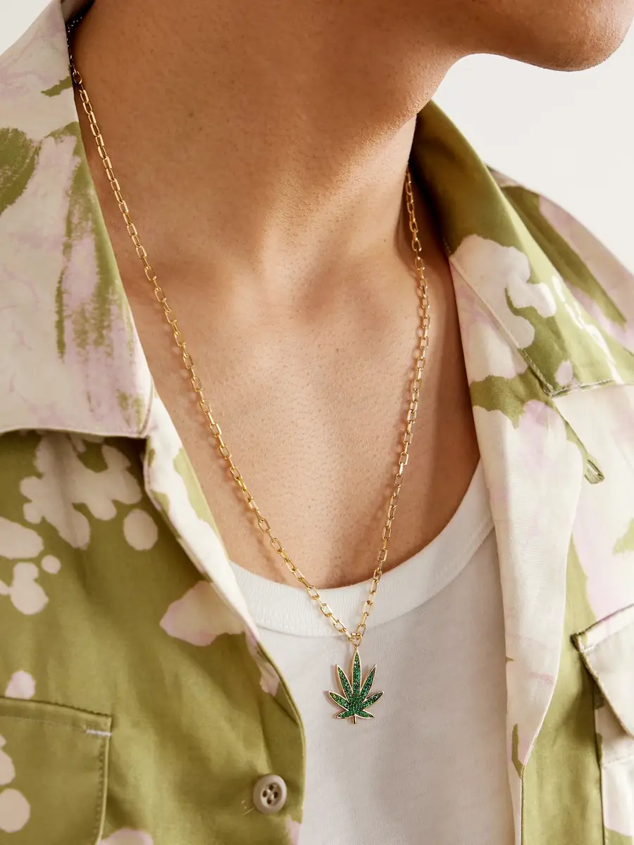 Sydney Evan Large Pot Leaf Gold Diamond Necklace - Men | Thumbnail 2