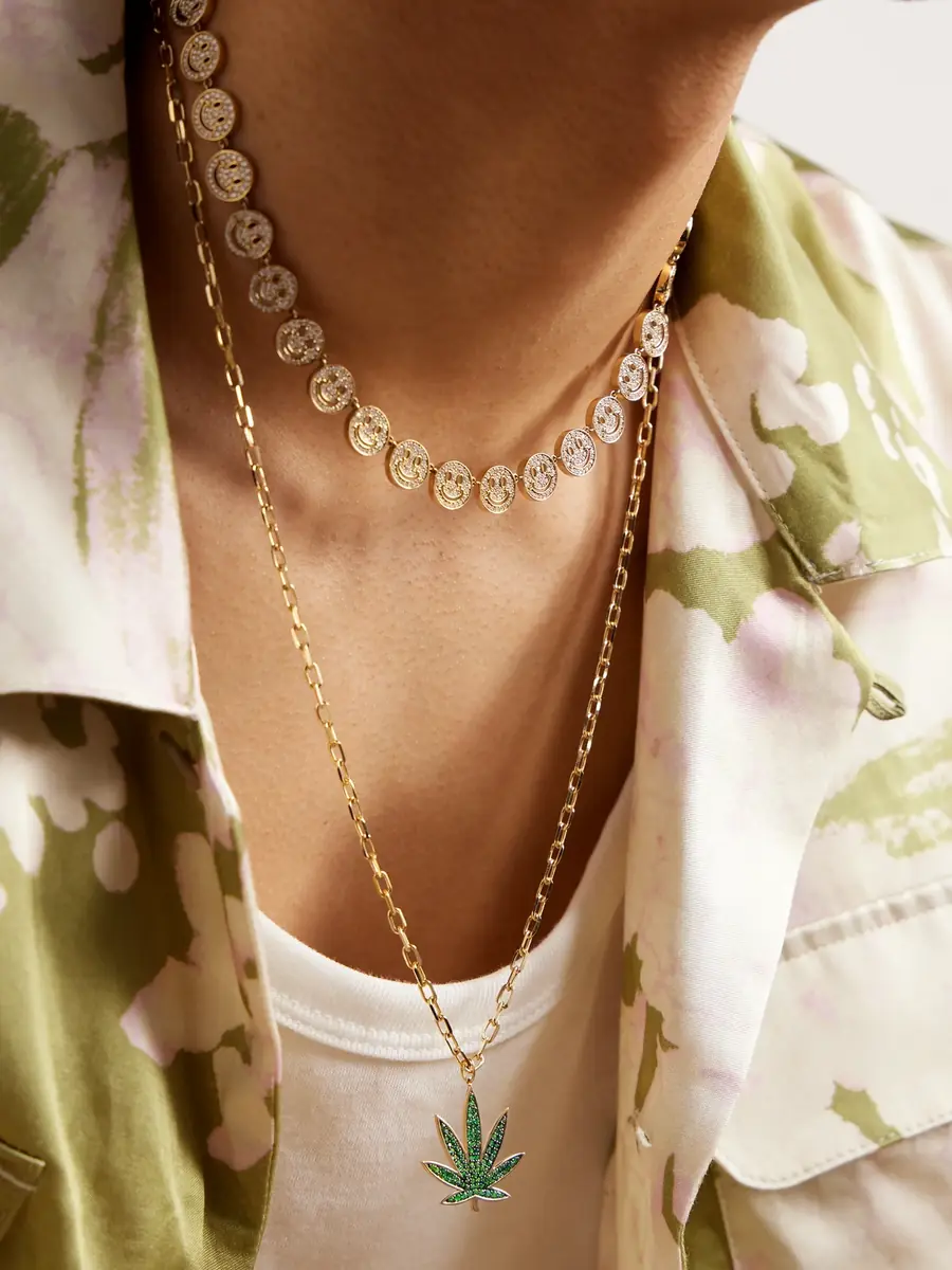 Sydney Evan Large Pot Leaf Gold Diamond Necklace - Men | Thumbnail 5