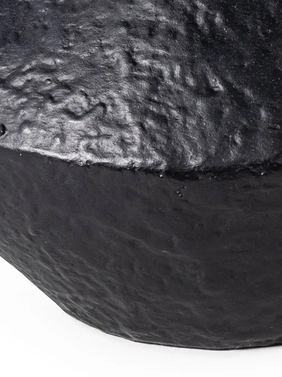 Regina Andrew LA Modern Poe Metal Vase - Black | Thumbnail 4 Regina Andrew LA Modern Poe Metal Vase - Black | Thumbnail 4