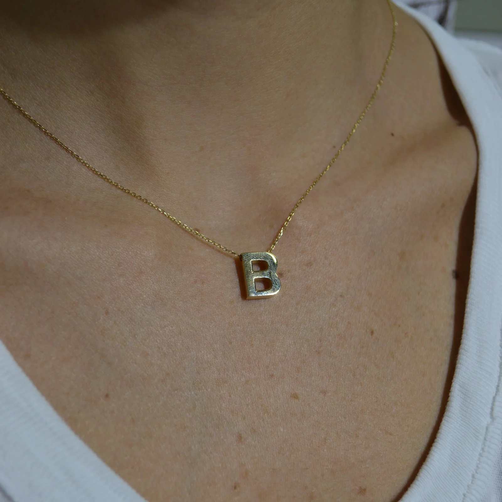 14K Gold Letter B Initial Pendant Necklace 14K Gold Letter B Initial Pendant Necklace