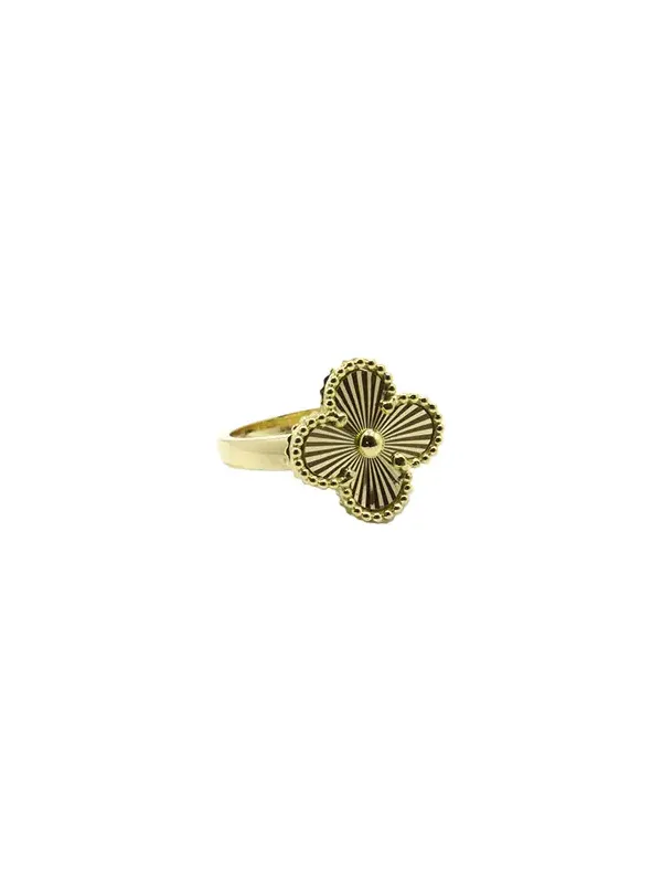Clover Shaped 18K Gold Ring Clover Shaped 18K Gold Ring