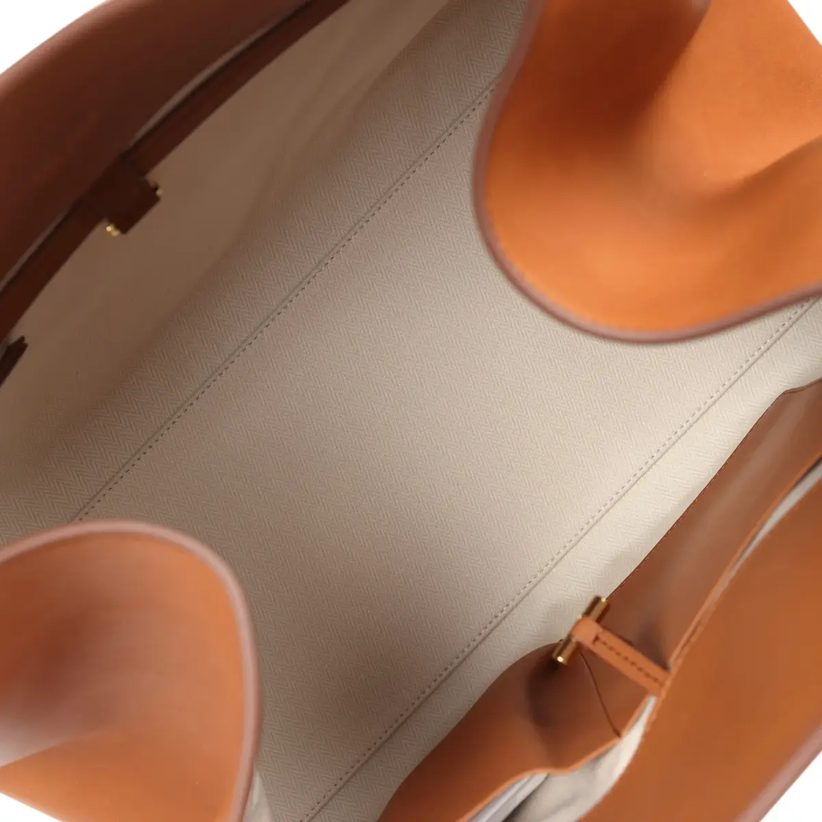 The Row The Row Soft Margaux 15 Cuir Saddle Leather Gold Hardware | Thumbnail 8 The Row The Row Soft Margaux 15 Cuir Saddle Leather Gold Hardware | Thumbnail 8