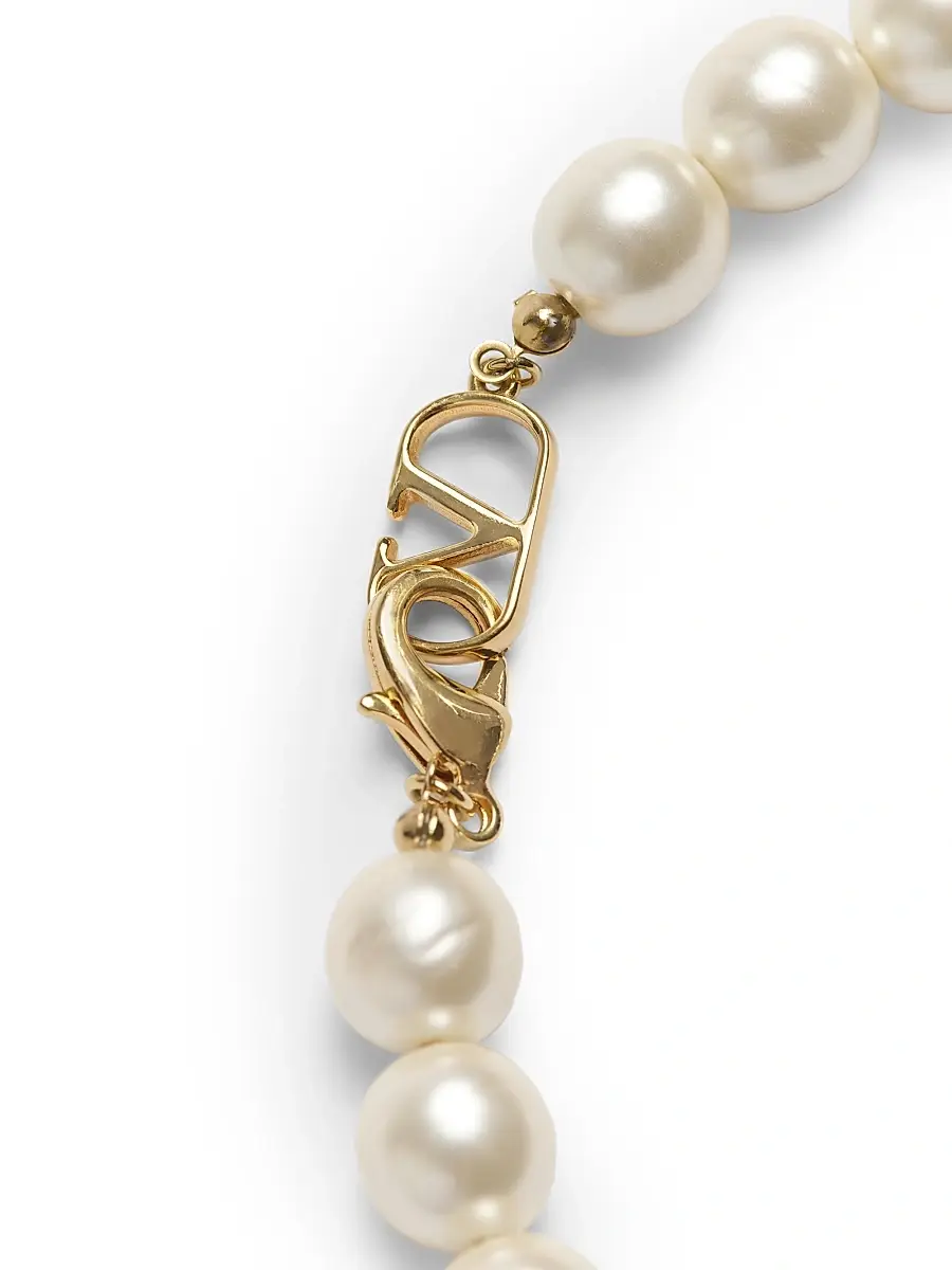 Valentino Garavani Women's Coeur Royal Necklace in Metal, Enamel and Beads | Thumbnail 4 Valentino Garavani Women's Coeur Royal Necklace in Metal, Enamel and Beads | Thumbnail 4