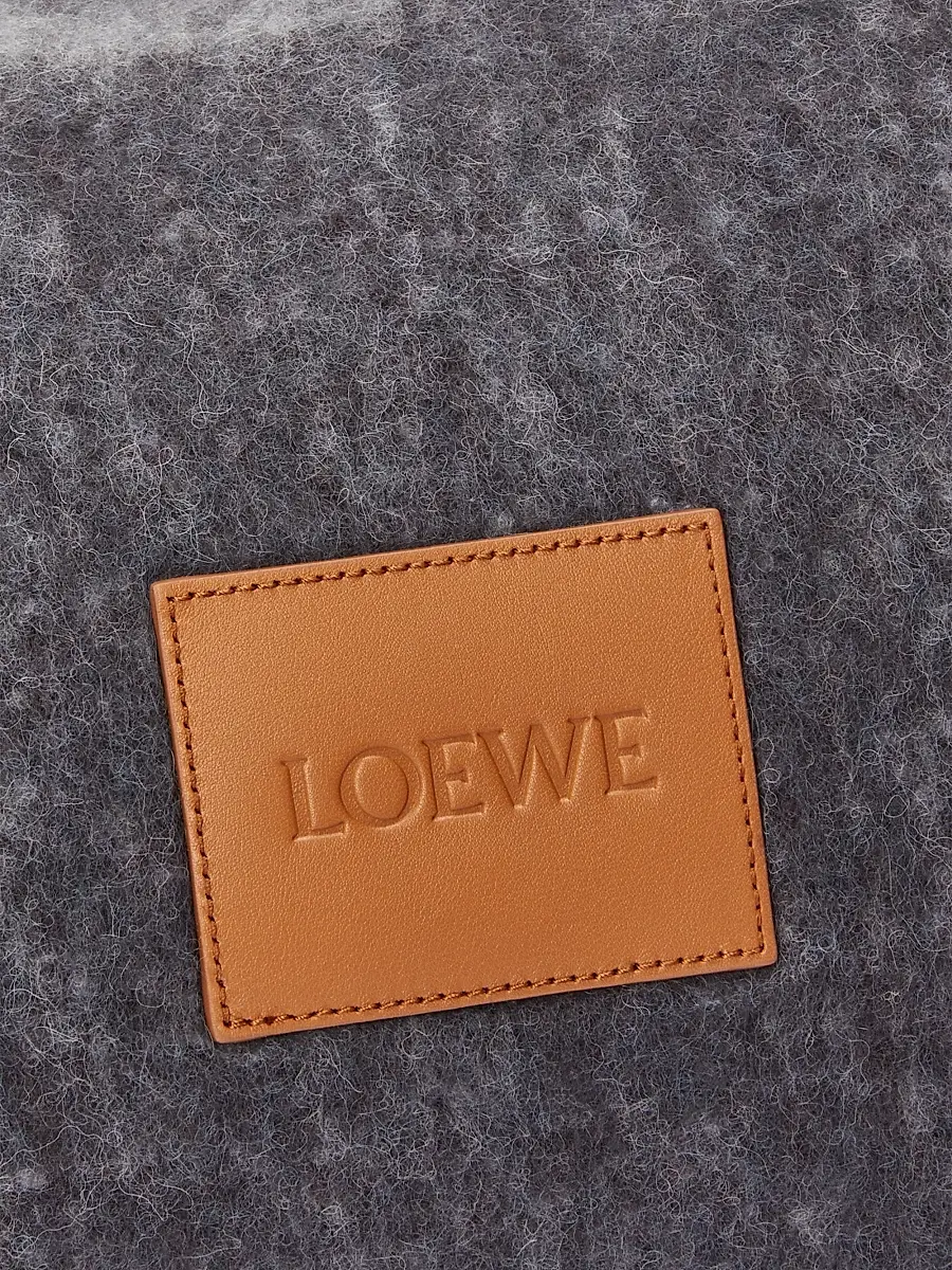 Loewe Light Alpaca-Blend Blanket | Thumbnail 3 Loewe Light Alpaca-Blend Blanket | Thumbnail 3