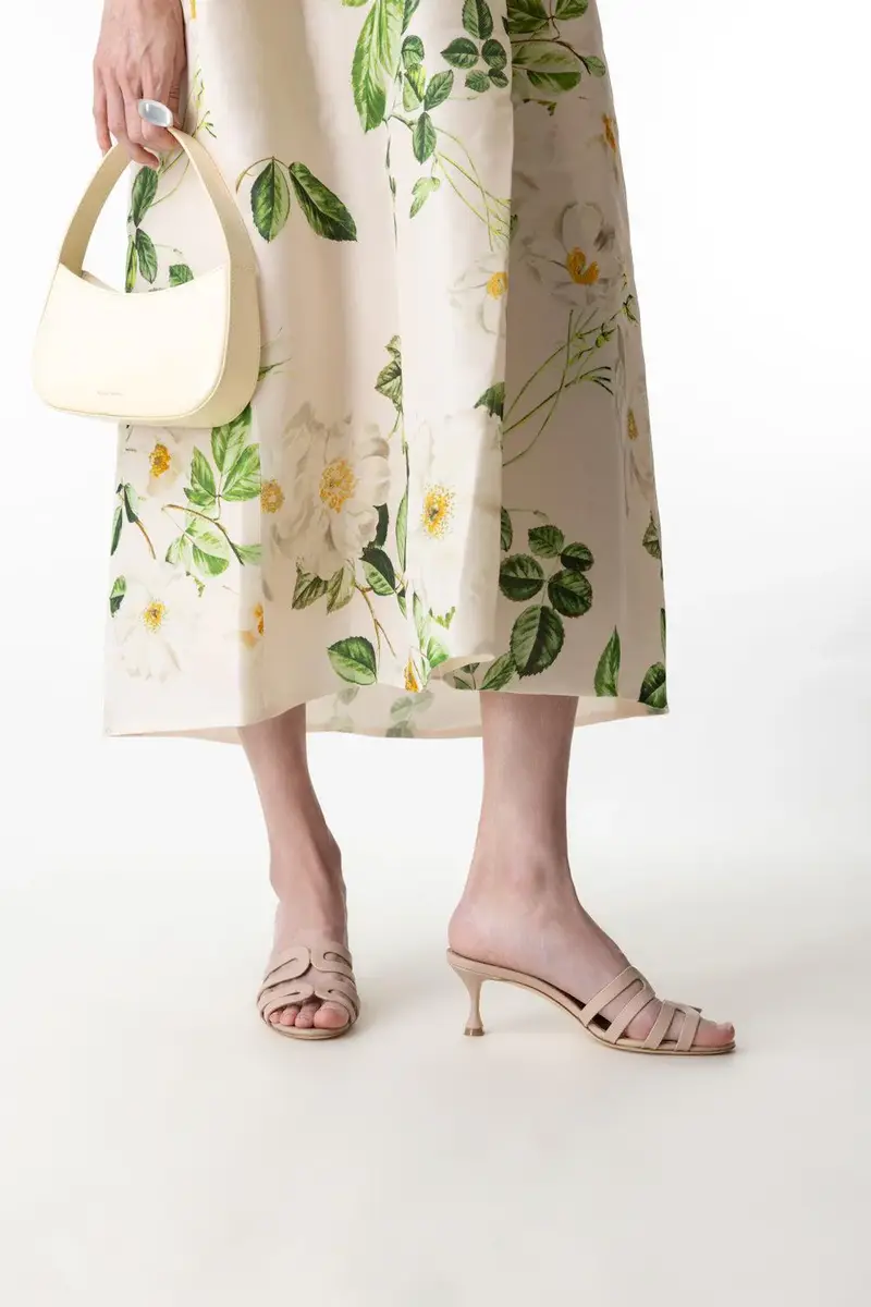Manolo Blahnik Ahwak Mule - Medium Nude | Thumbnail 2