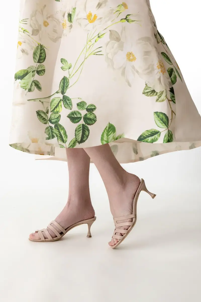 Manolo Blahnik Ahwak Mule - Medium Nude | Thumbnail 3
