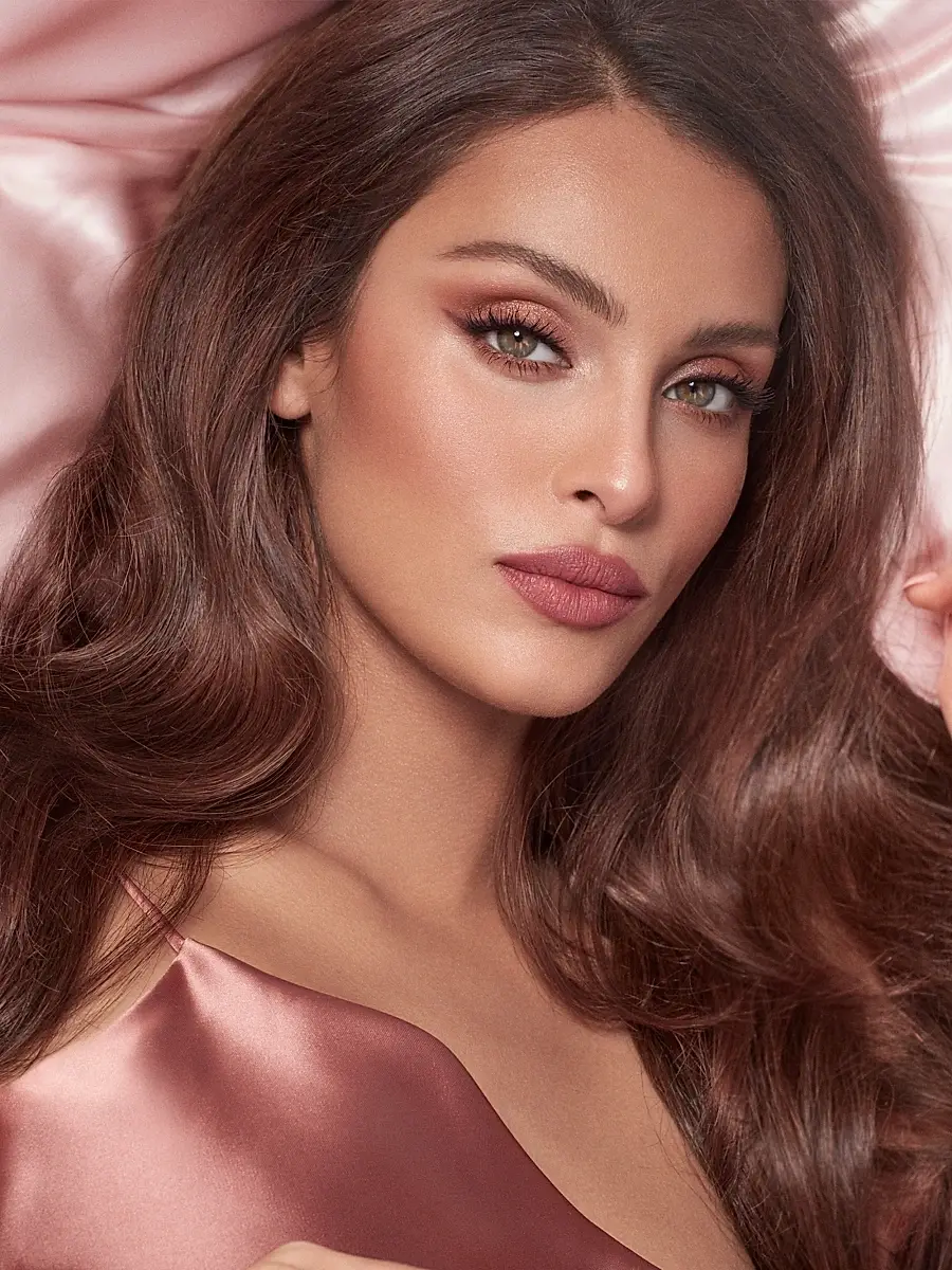 Charlotte Tilbury Women's Cheek to Chic Blush - Pillow Talk | Thumbnail 4 Charlotte Tilbury Women's Cheek to Chic Blush - Pillow Talk | Thumbnail 4