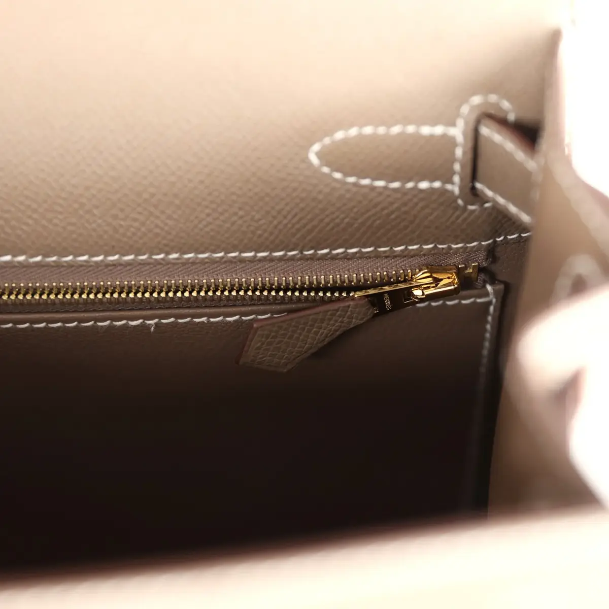 HERMÈS Hermes Kelly Sellier 28 Etoupe Epsom Gold Hardware | Thumbnail 9 HERMÈS Hermes Kelly Sellier 28 Etoupe Epsom Gold Hardware | Thumbnail 9