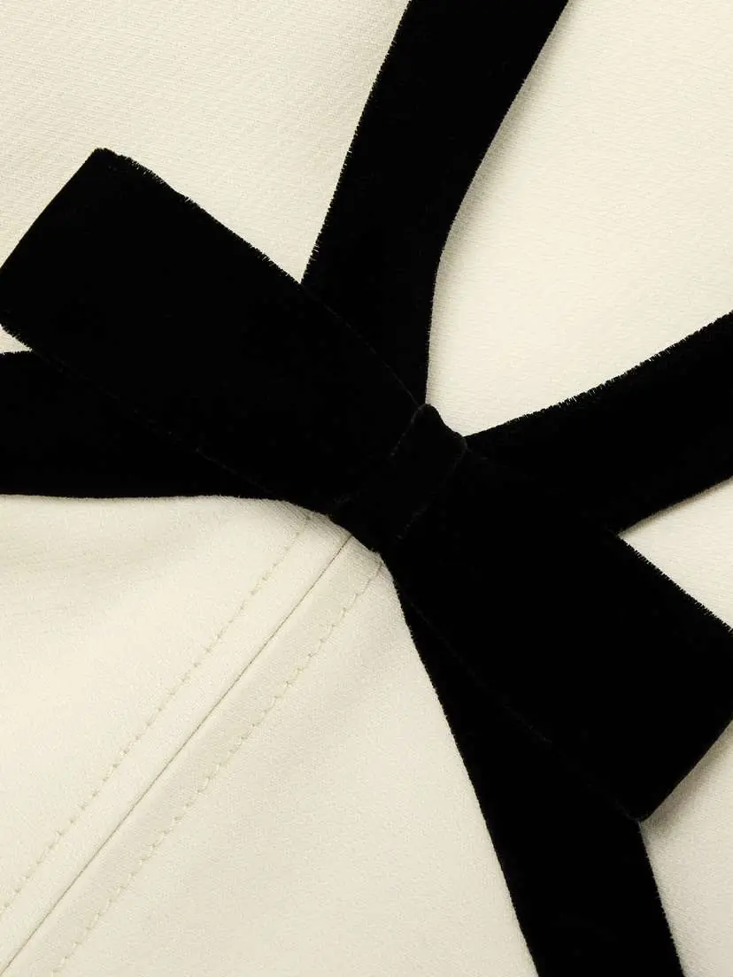 Tom Ford Bow-embellished Velvet-trimmed Wool And Silk-blend Crepe Mini Dress | Thumbnail 4