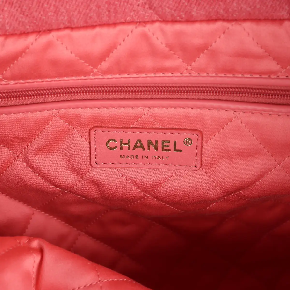 Chanel Chanel Small 22 Bag Light Red Washed Denim Gold Hardware | Thumbnail 10