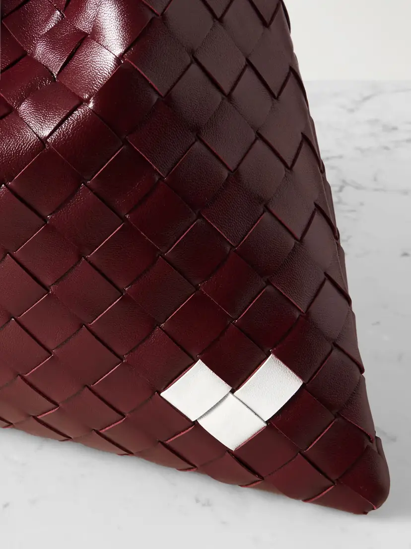 Bottega Veneta Intrecciato Leather Pouch | Thumbnail 4 Bottega Veneta Intrecciato Leather Pouch | Thumbnail 4