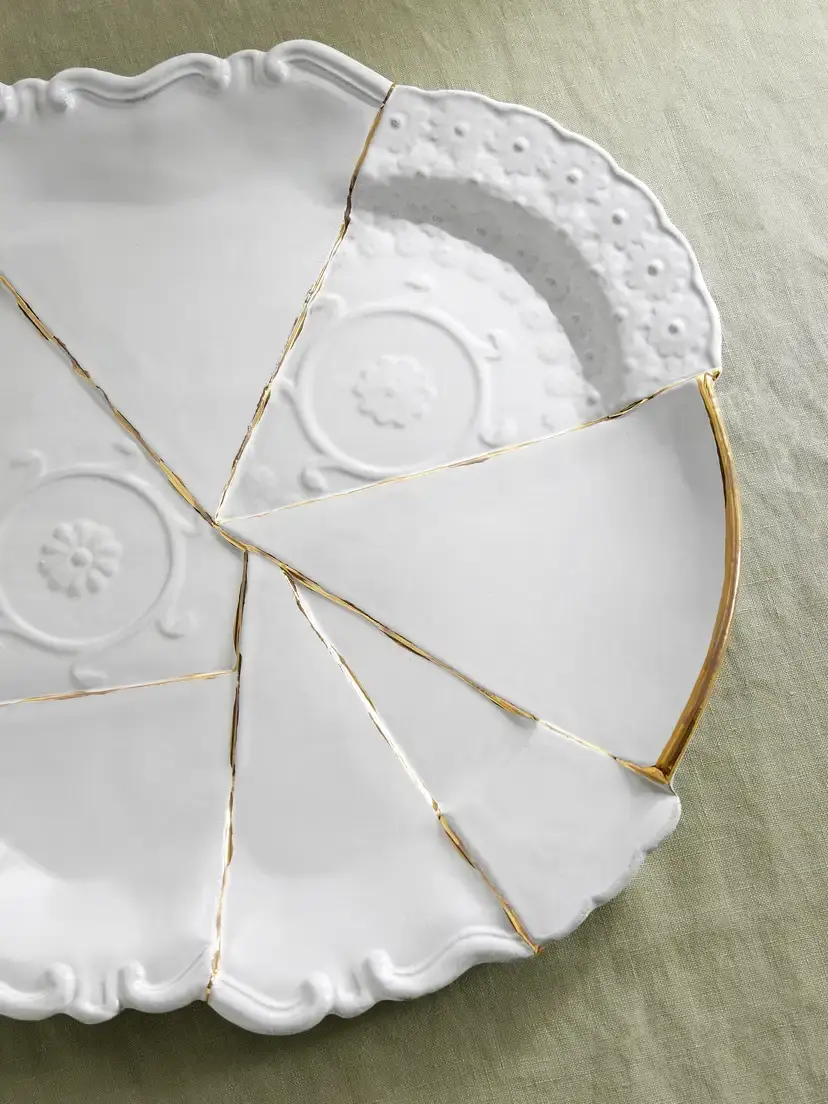 Astier De Villatte + Sacai Kintsugi Gold-plated Ceramic Platter | Thumbnail 3 Astier De Villatte + Sacai Kintsugi Gold-plated Ceramic Platter | Thumbnail 3