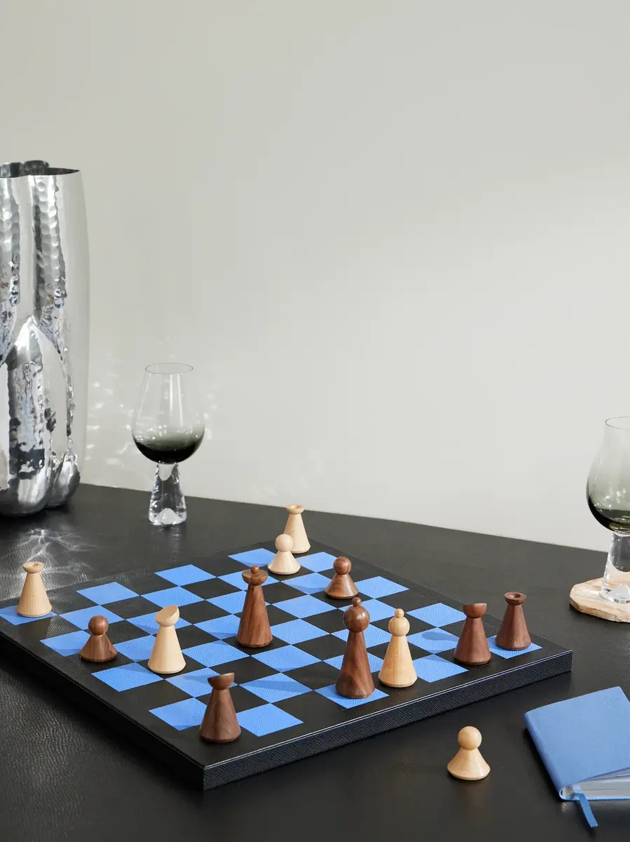 Smythson Panama Cross-Grain Leather and Wood Chess Set - Men | Thumbnail 2 Smythson Panama Cross-Grain Leather and Wood Chess Set - Men | Thumbnail 2