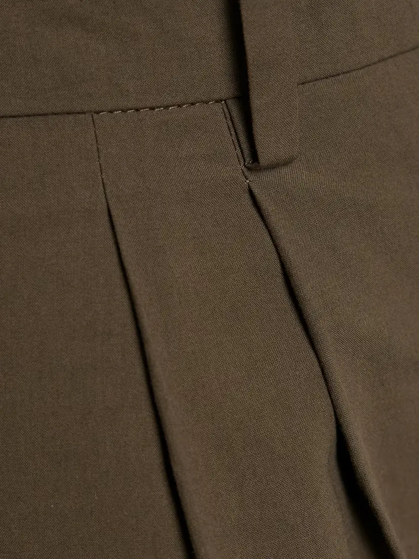 The Row Lilas Pleated Cotton Tapered Pants | Thumbnail 5 The Row Lilas Pleated Cotton Tapered Pants | Thumbnail 5