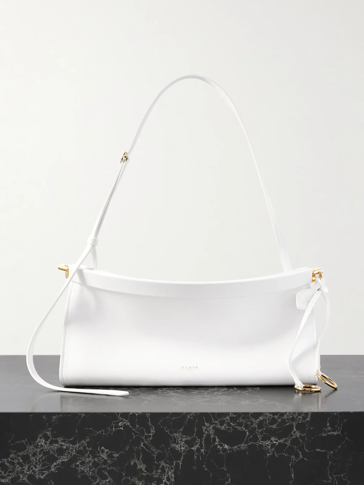 Click E/w Medium Leather Shoulder Bag Click E/w Medium Leather Shoulder Bag