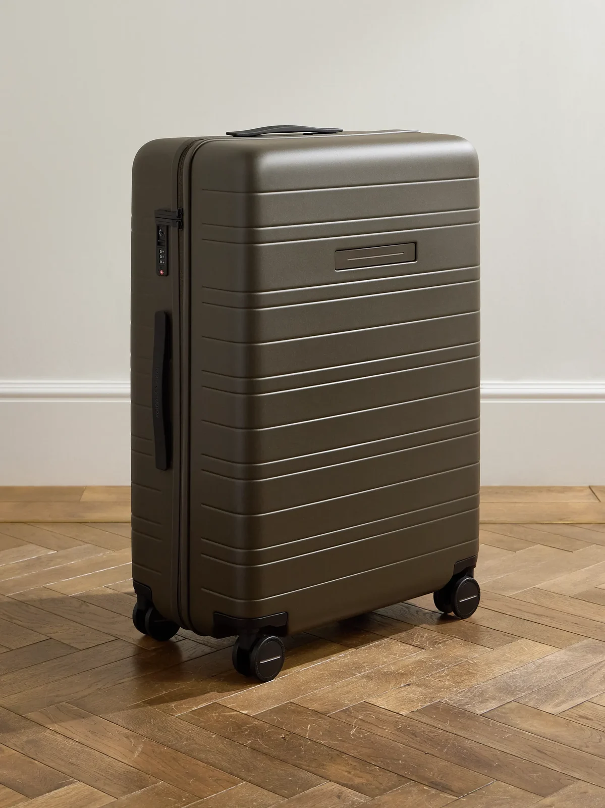 Horizn Studios H7 Carry-On Hardshell Suitcase - Men