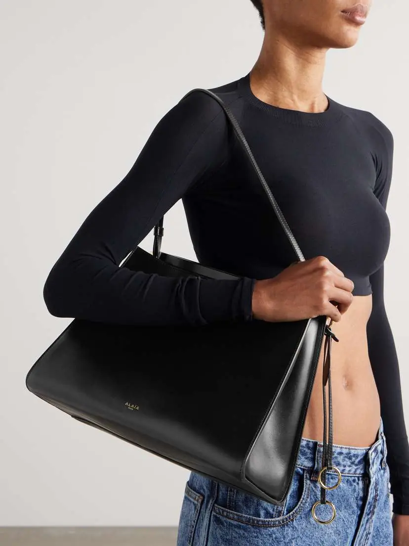 Alaïa Le Click Medium Leather Shoulder Bag | Thumbnail 2 Alaïa Le Click Medium Leather Shoulder Bag | Thumbnail 2