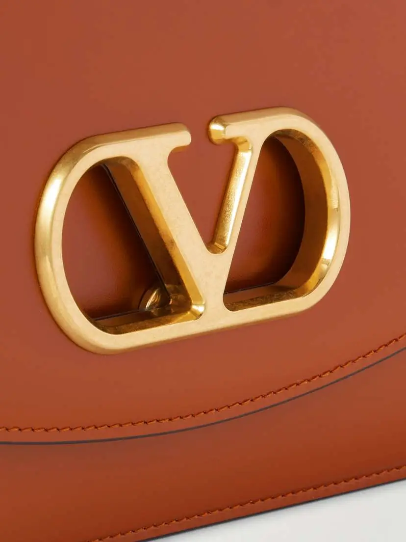 Valentino Garavani Vain Glossed-leather Shoulder Bag | Thumbnail 4 Valentino Garavani Vain Glossed-leather Shoulder Bag | Thumbnail 4